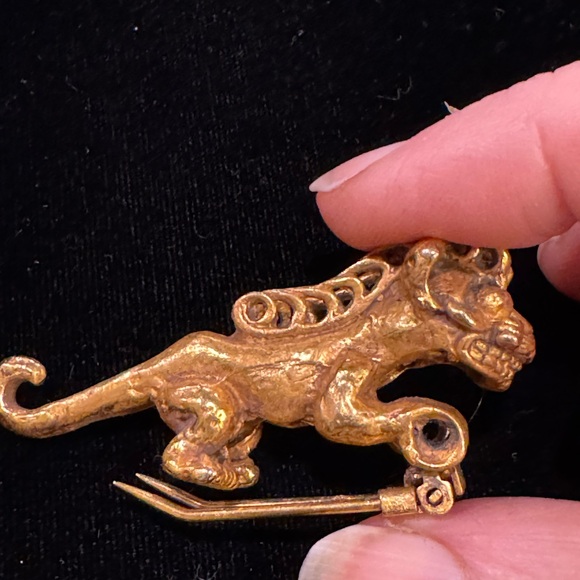 Vintage Gold Foo Lion/Shishi Fur Clip marked ALVA STUDIOS - Picture 2 of 8